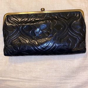 Black w/ brush brass trim - HOBO Lauren Clutch wallet